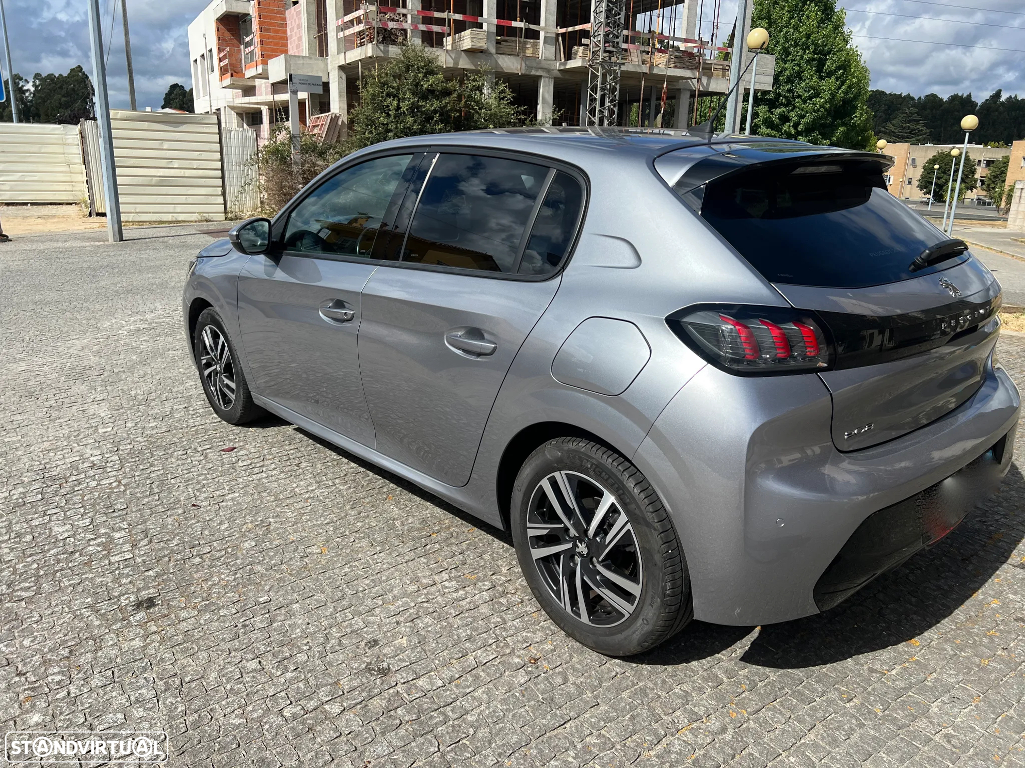 Peugeot 208 1.2 PureTech Allure - 13