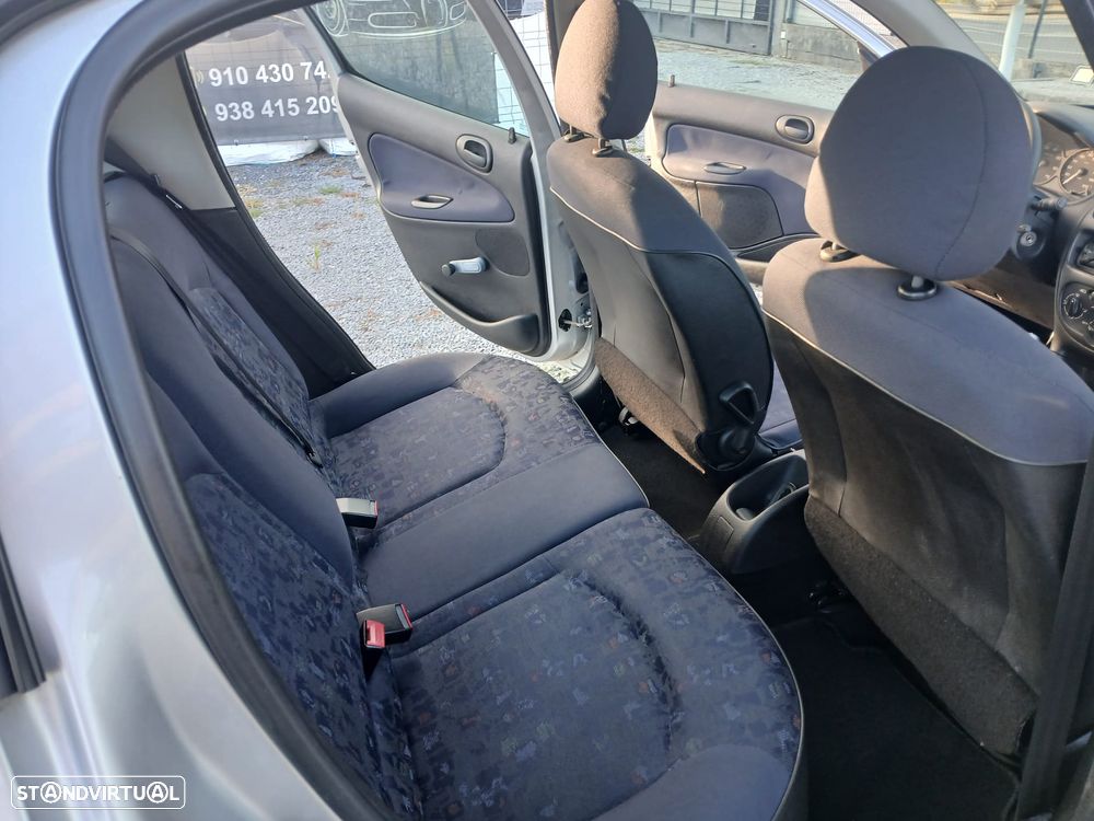 Peugeot 206 1.1 XR - 11