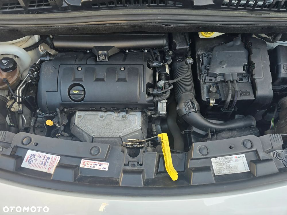 Citroën C3 Picasso VTi 95 Color Selektion - 18