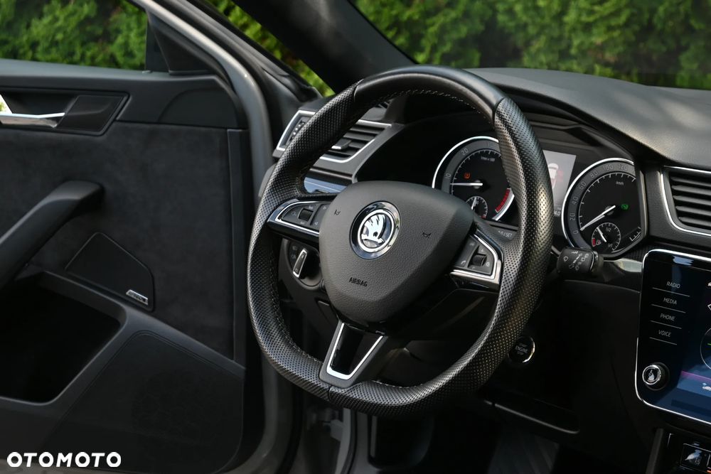 Skoda Superb 2.0 TDI 4x4 DSG Sportline - 24