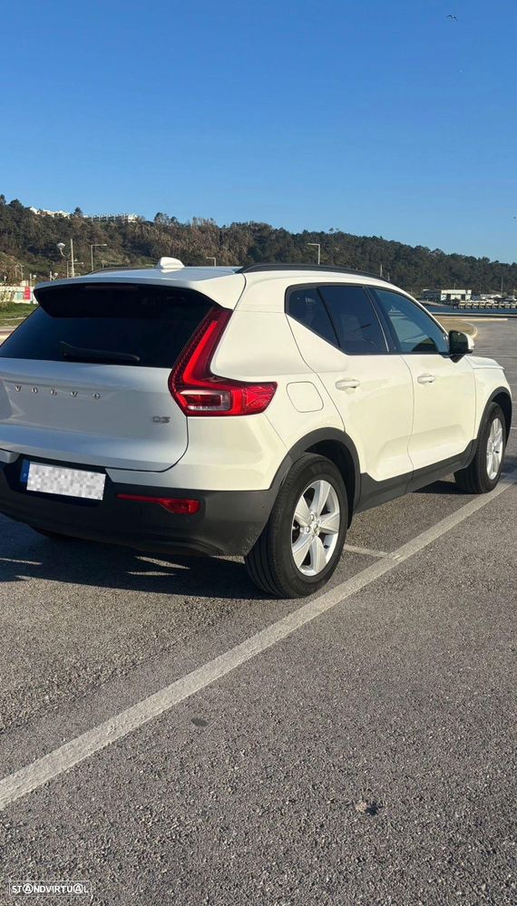 Volvo XC 40 2.0 D3 Momentum Core - 5