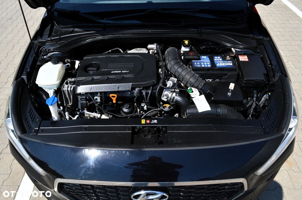 Hyundai i30 blue Kombi 1.6 CRDi YES Gold - 37
