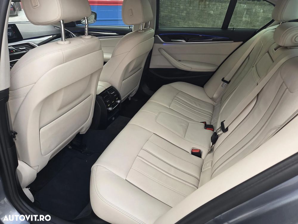 BMW Seria 5 530d xDrive AT - 8