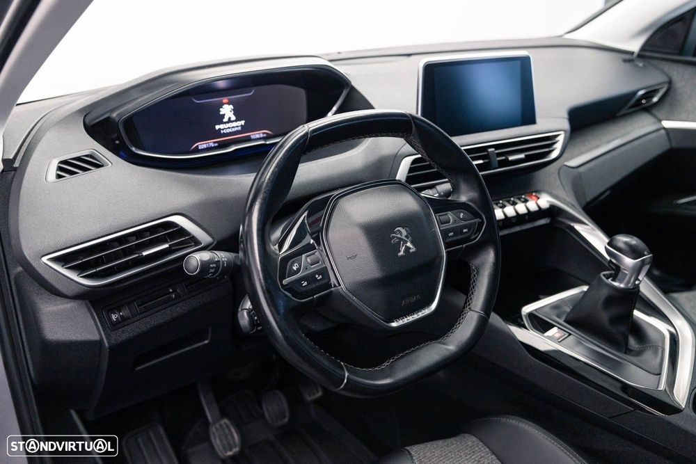 Peugeot 5008 1.6 BlueHDi Allure J18 - 22