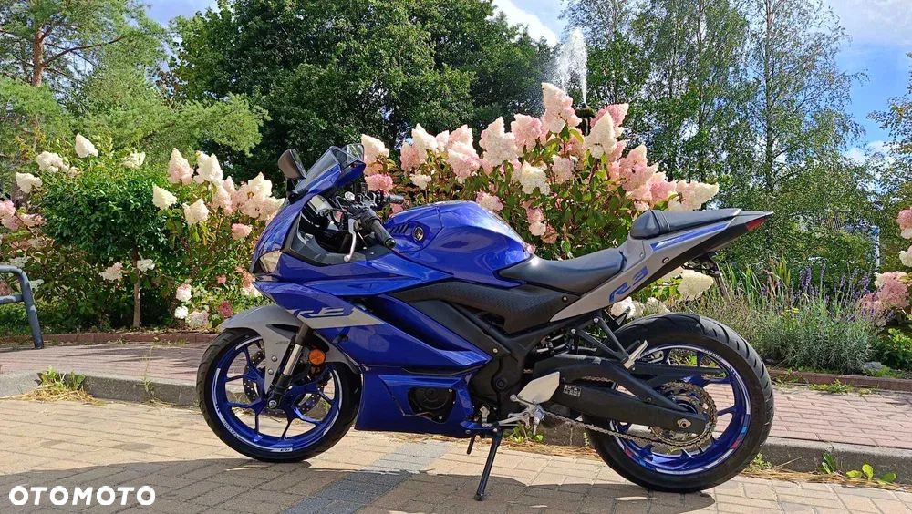Yamaha R3 - 1