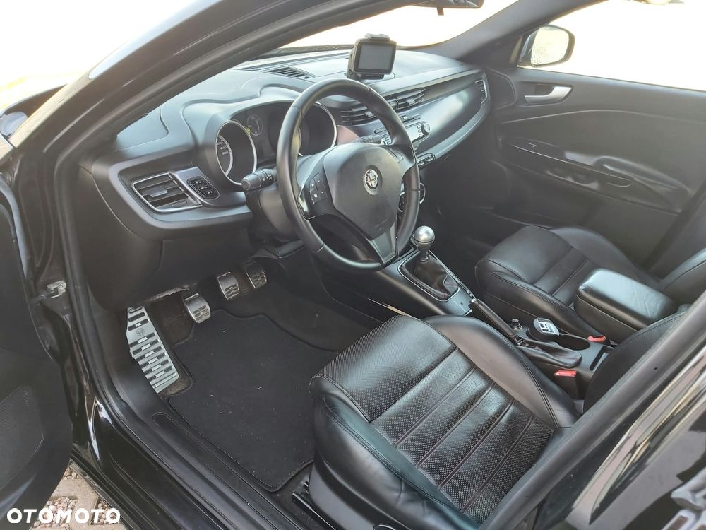Alfa Romeo Giulietta 2.0 JTDM 16V - 12
