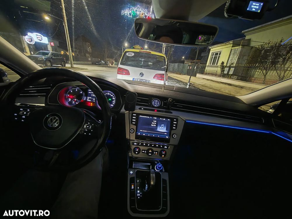 Volkswagen Passat Variant 2.0 TDI DSG Comfortline - 11