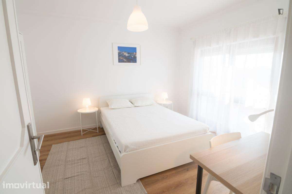 Quarto - localizado em Vila nova de gaia - Grande imagem: 4/13