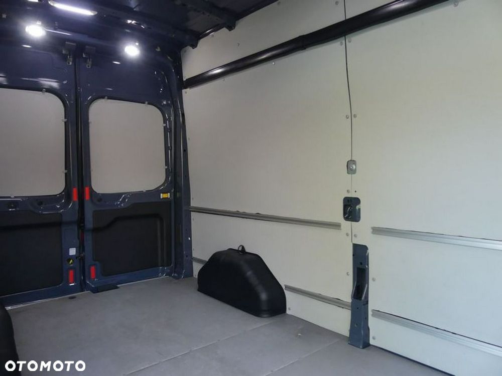 Ford Transit - 13
