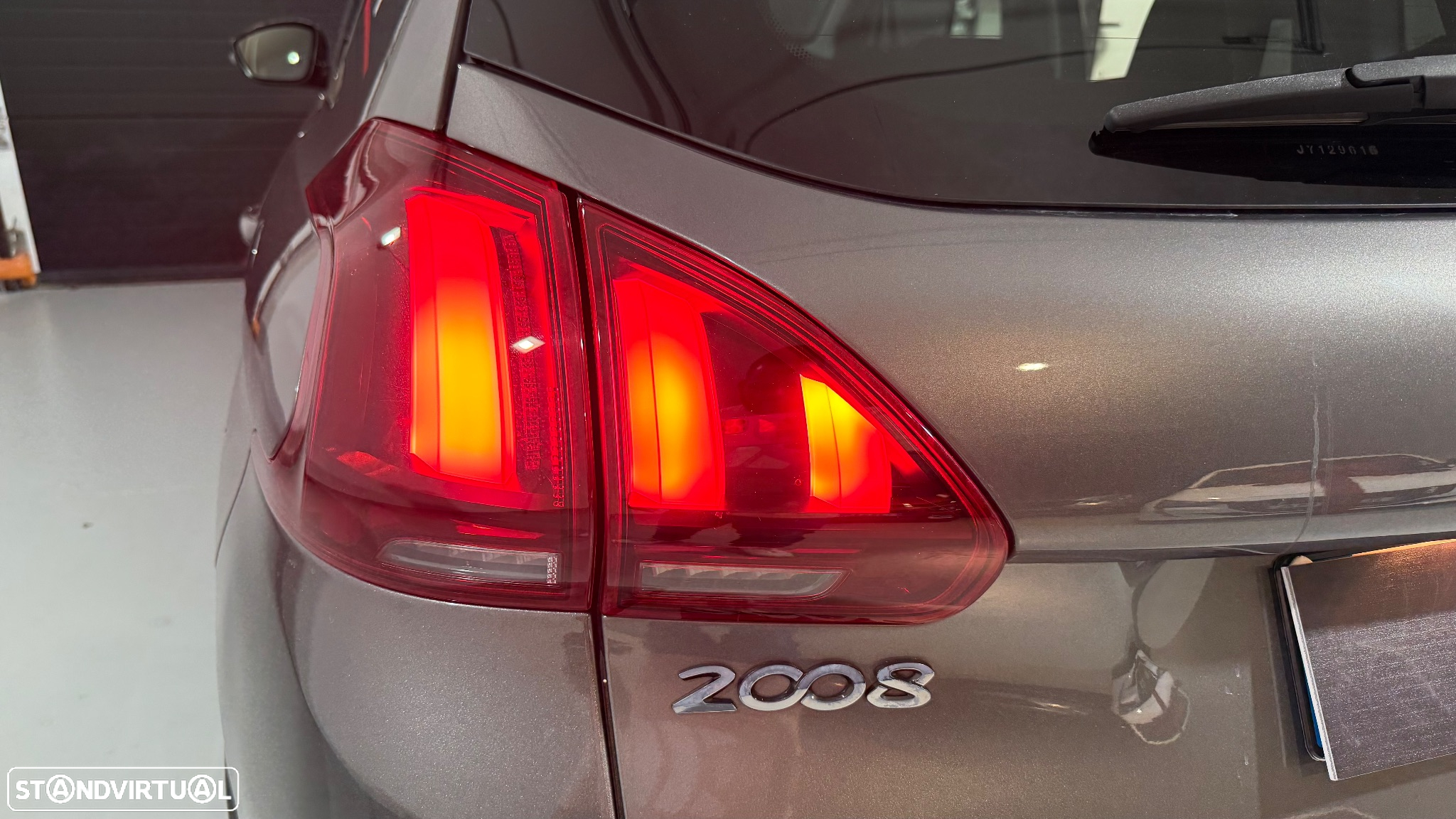 Peugeot 2008 1.2 PureTech Style - 8