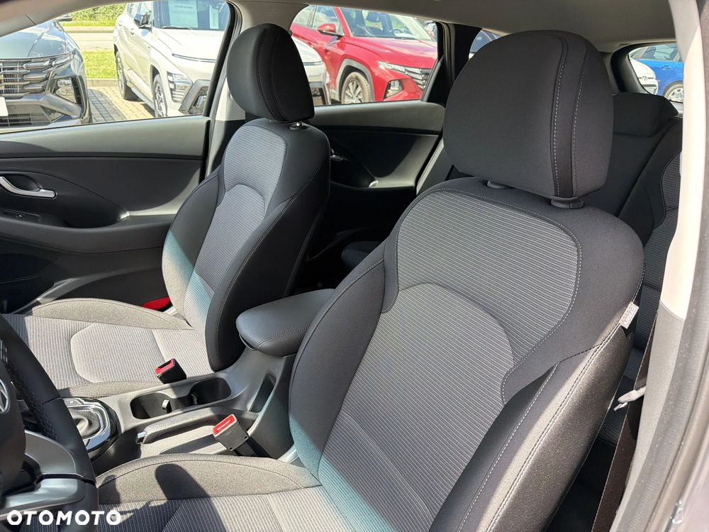 Hyundai i30 1.6 T-GDI Modern DCT - 11