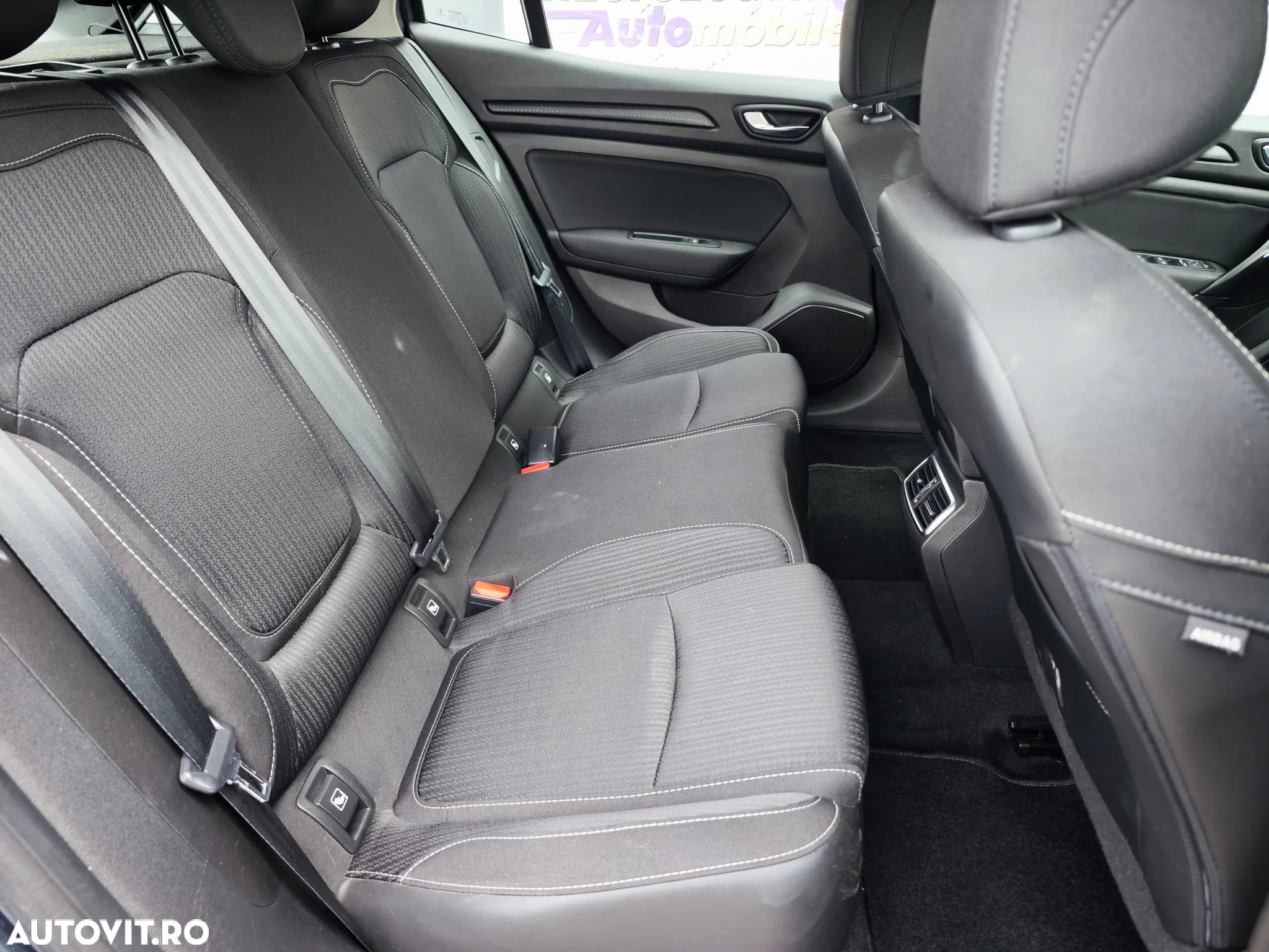 Renault Megane ENERGY TCe 140 EDC BUSINESS - 14