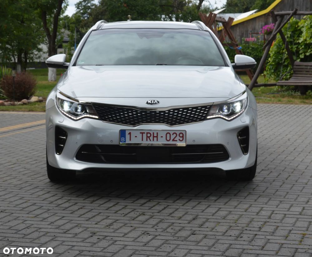 Kia Optima - 11