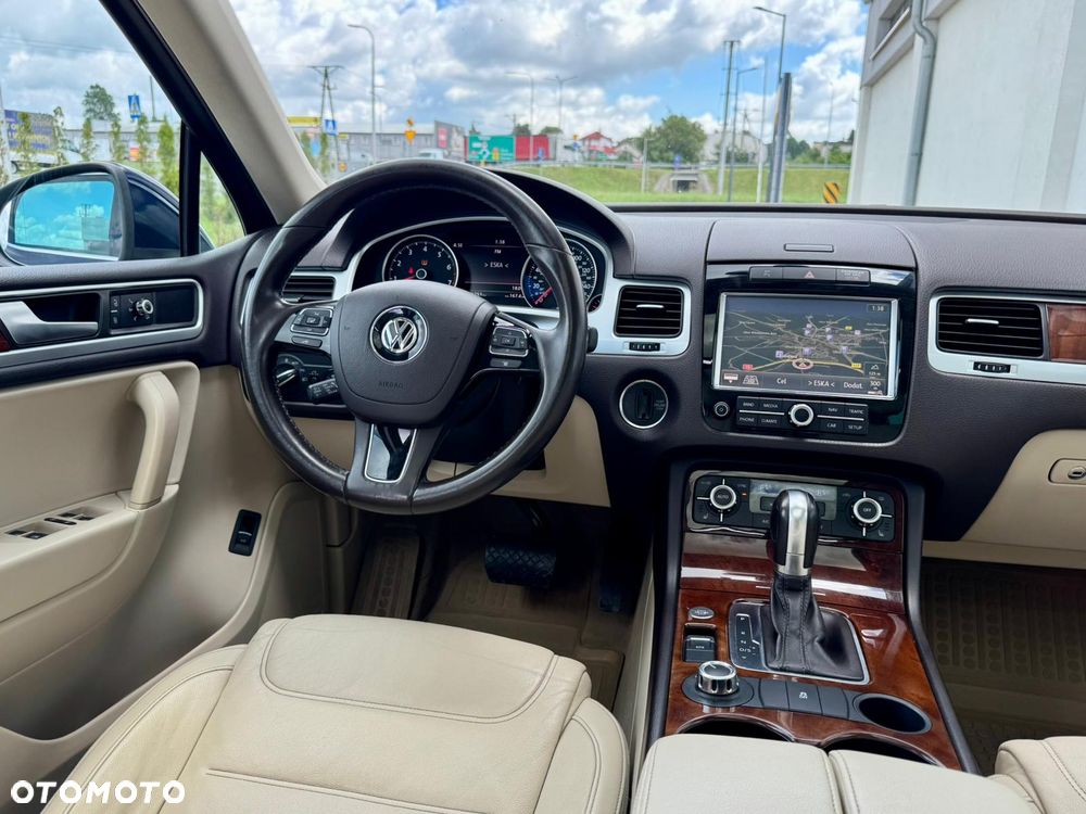 Volkswagen Touareg - 12