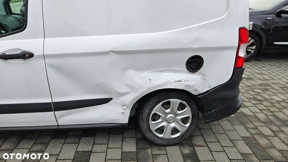 Ford Transit Courier - 8