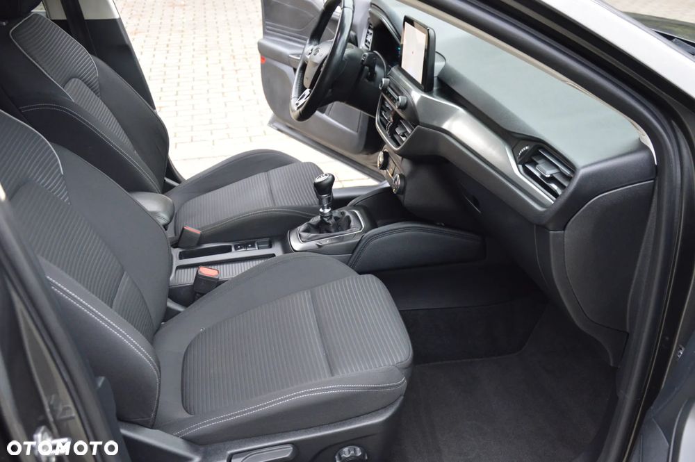 Ford Focus 2.0 EcoBlue Titanium - 11