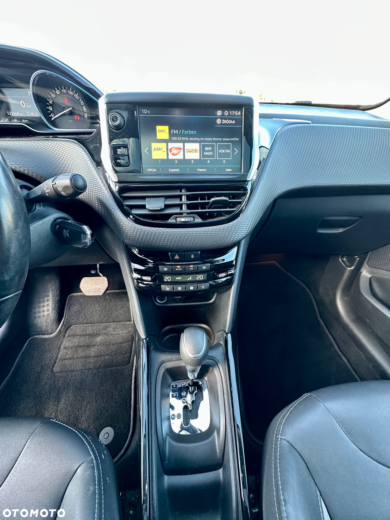 Peugeot 2008 1.2 Pure Tech Allure S&S EAT6 - 19