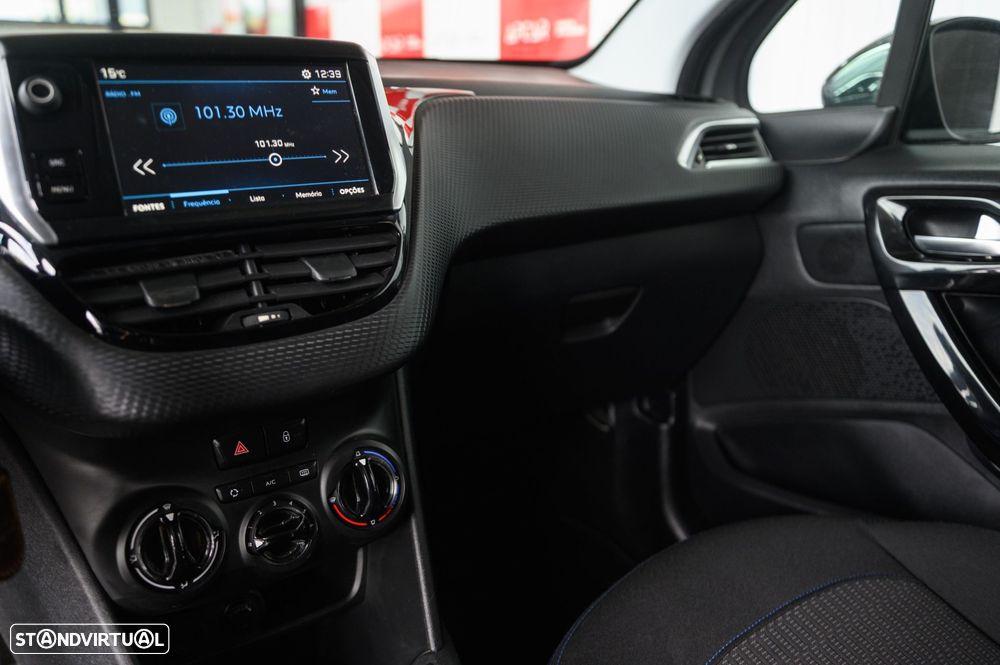 Peugeot 208 1.2 PureTech Style - 48