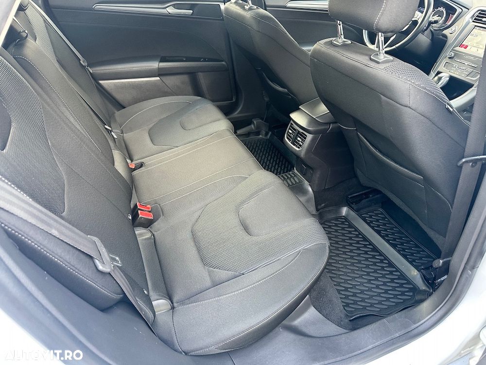 Ford Mondeo 2.0 Hybrid - 7