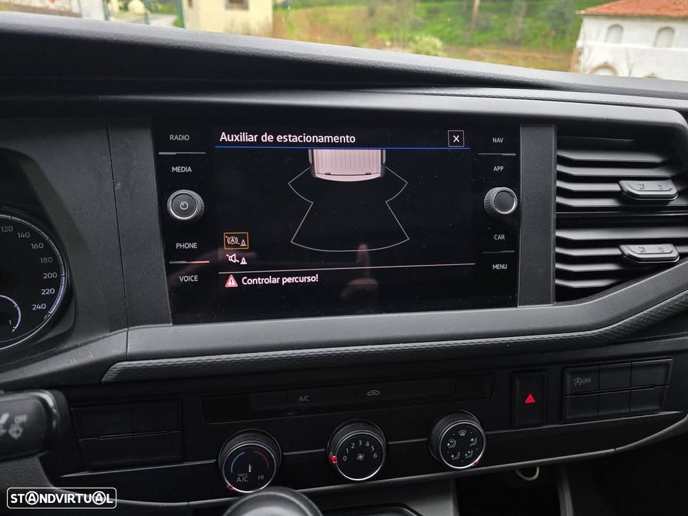 VW Transporter 2.0TDi - 7