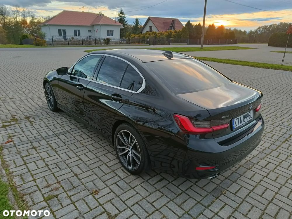 BMW Seria 3 330i xDrive Sport Line - 12
