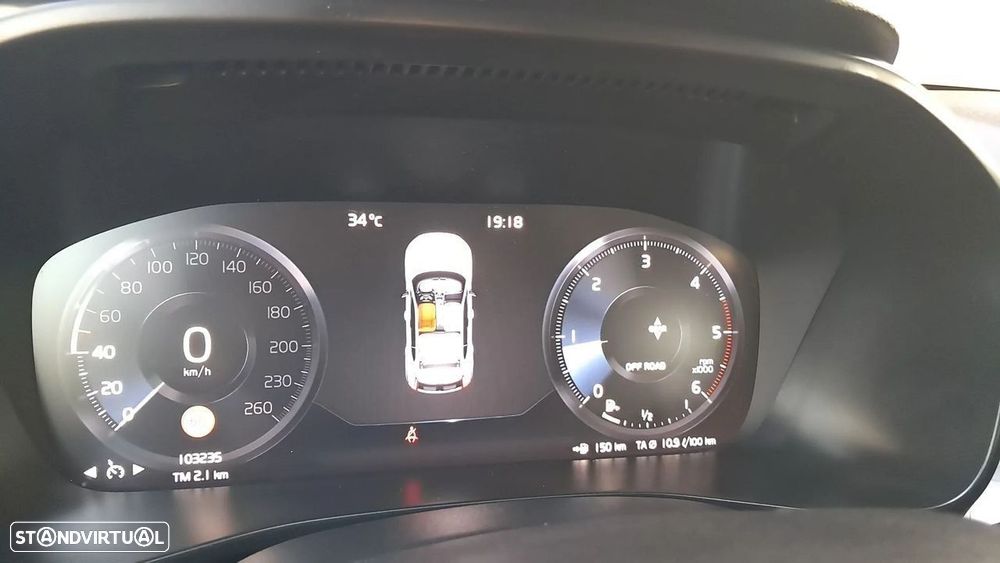 Volvo XC 40 2.0 D3 Momentum Plus - 34