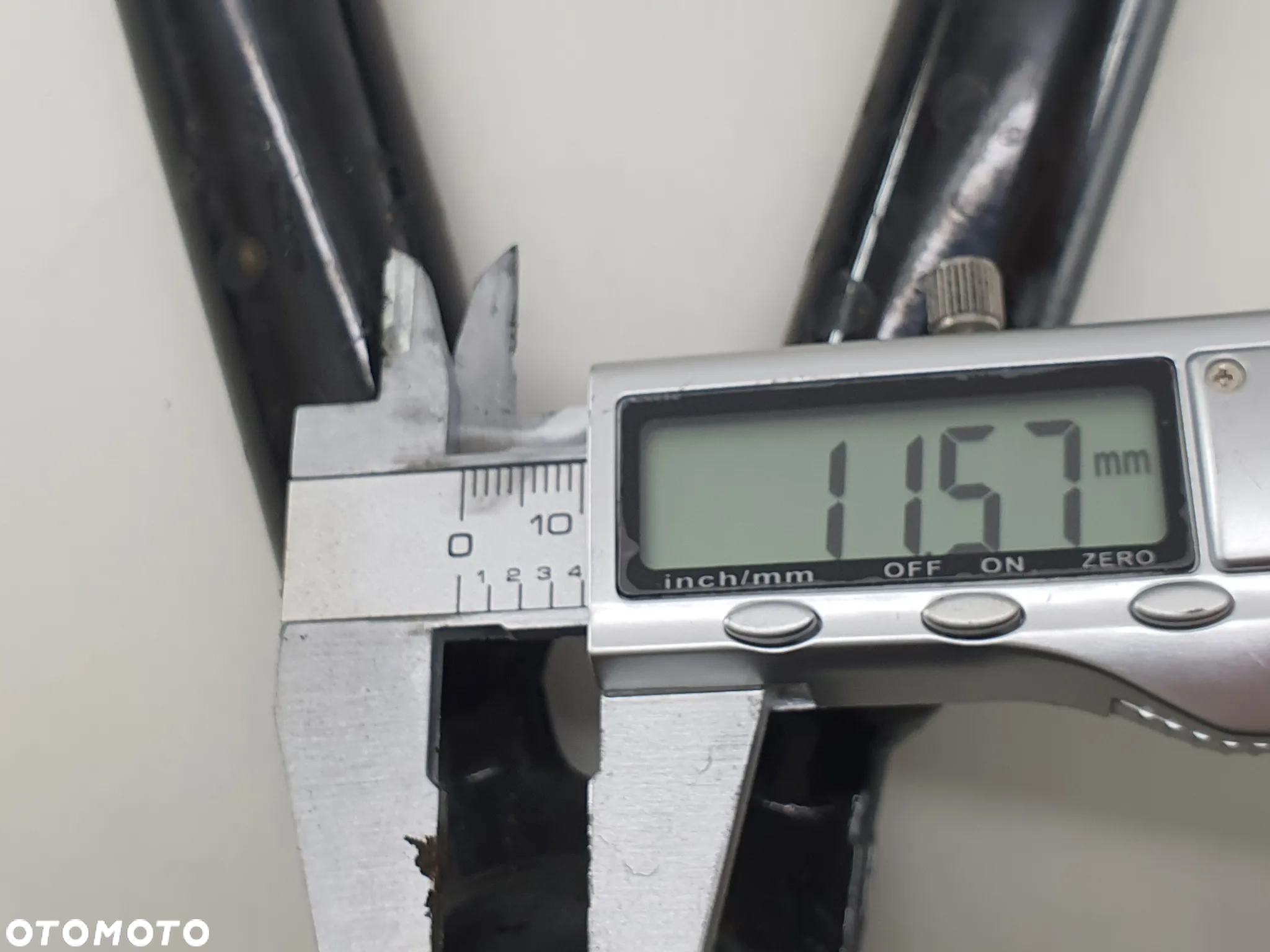 WAHACZ LEWY PRZOD DOLNY SMC 700 ARGON JUMBO 700 - 17