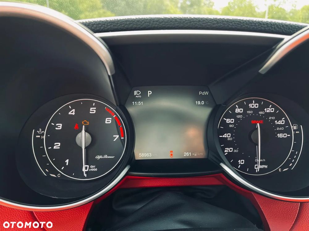 Alfa Romeo Giulia 2.0 Turbo 16V AT8 Veloce Ti - 14