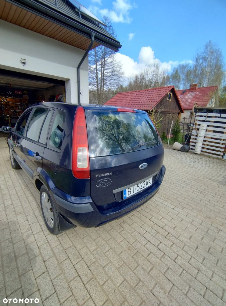 Ford Fusion 1.4 Ambiente - 4