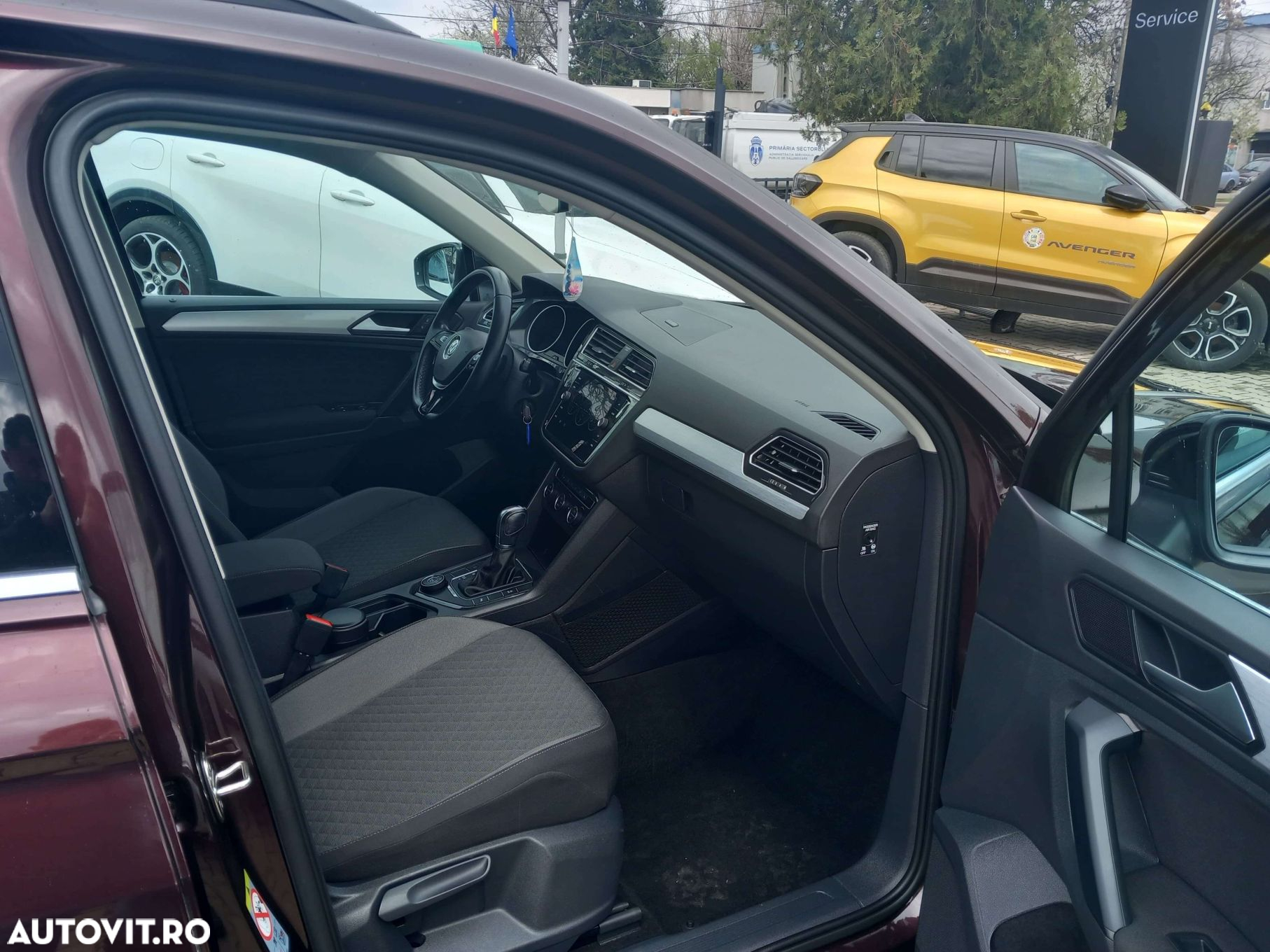 Volkswagen Tiguan - 8