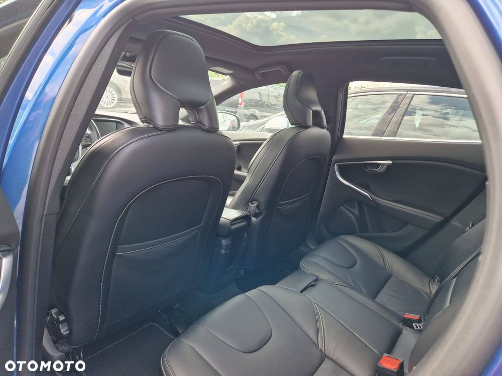 Volvo V40 Cross Country - 3