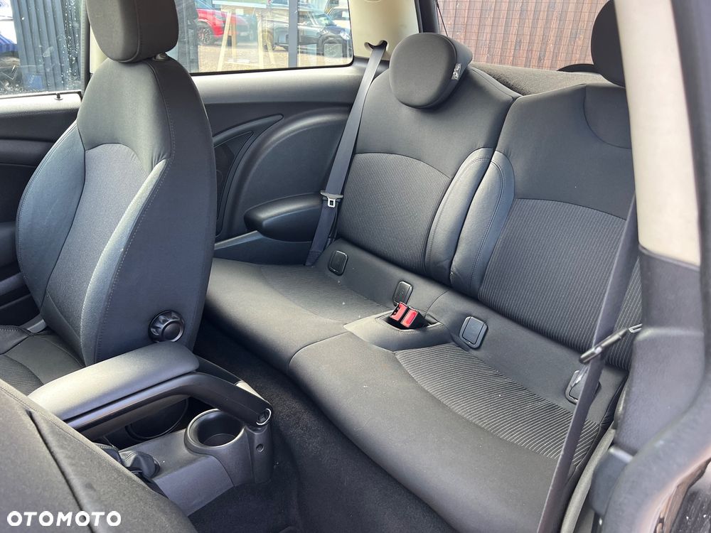 MINI Cooper D Bayswater - 22