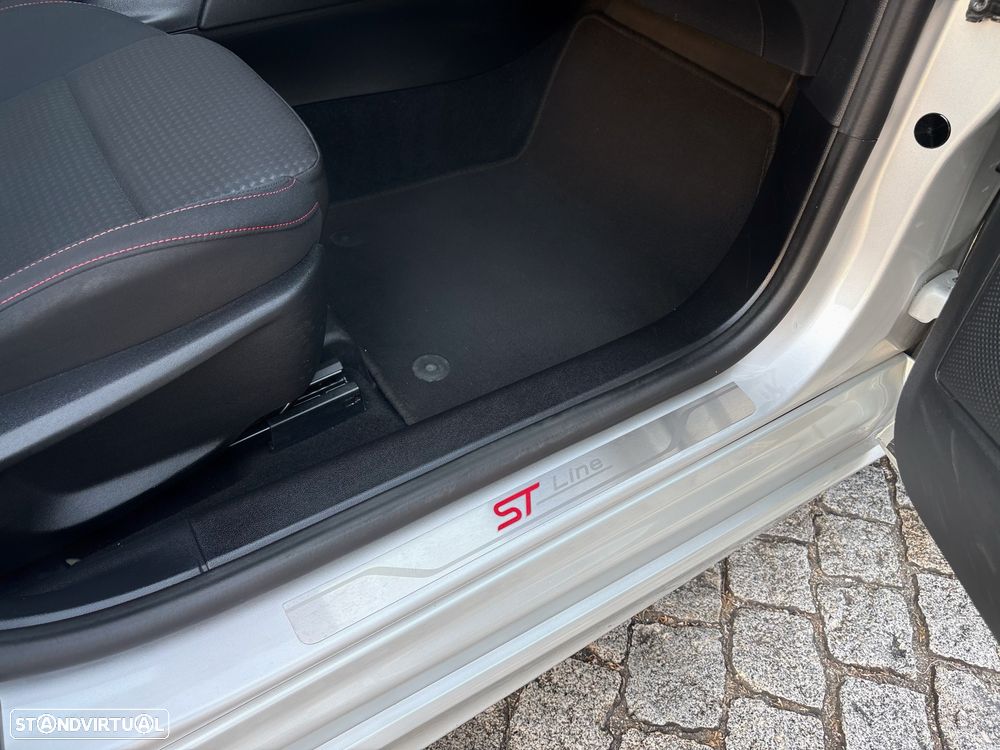 Ford Focus 1.0 EcoBoost MHEV ST-Line - 16