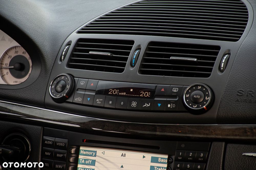 Mercedes-Benz Klasa E 500 7G-TRONIC Avantgarde - 23