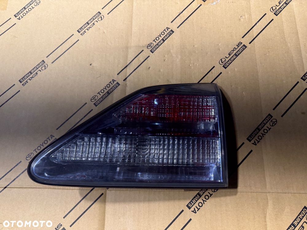 Lampa tylna prawa w klapę bagażnika Lexus RX450h 09-12r. - 1