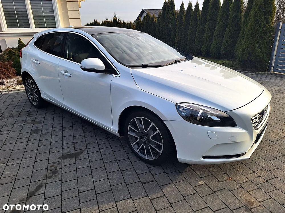 Volvo V40 D2 Momentum - 1