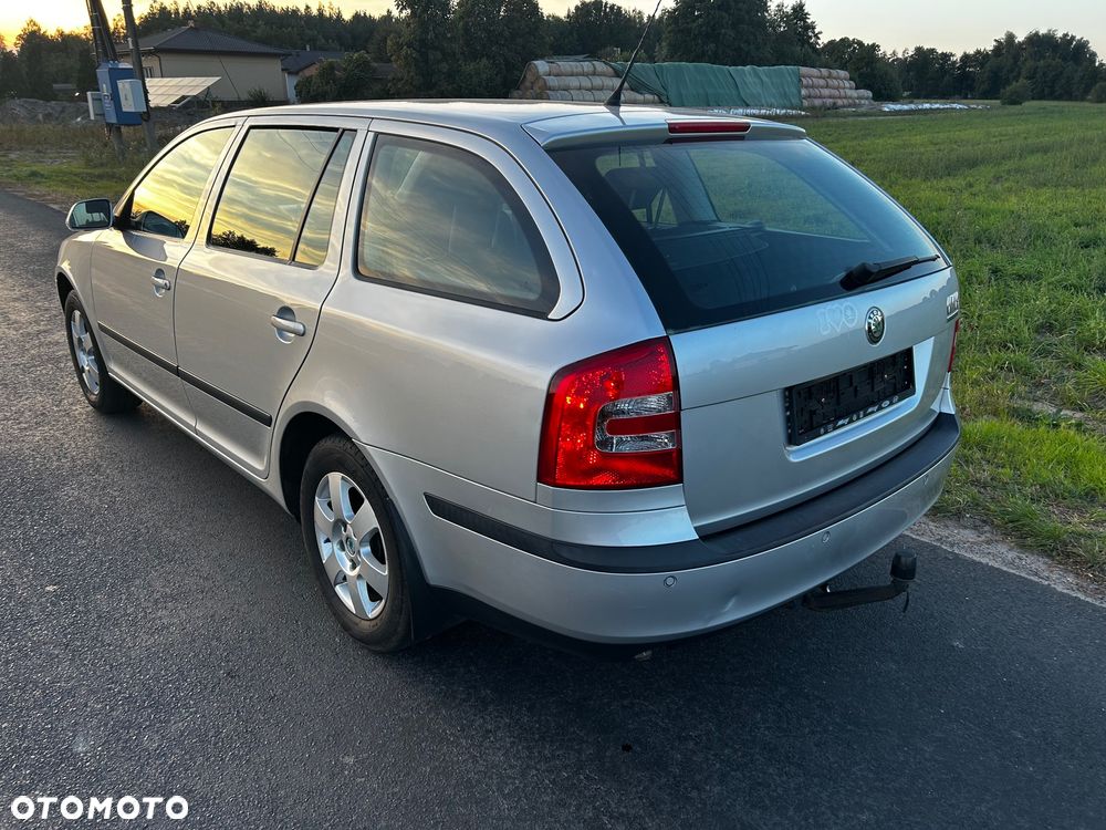 Skoda Octavia 1.6 FSI Ambiente - 18