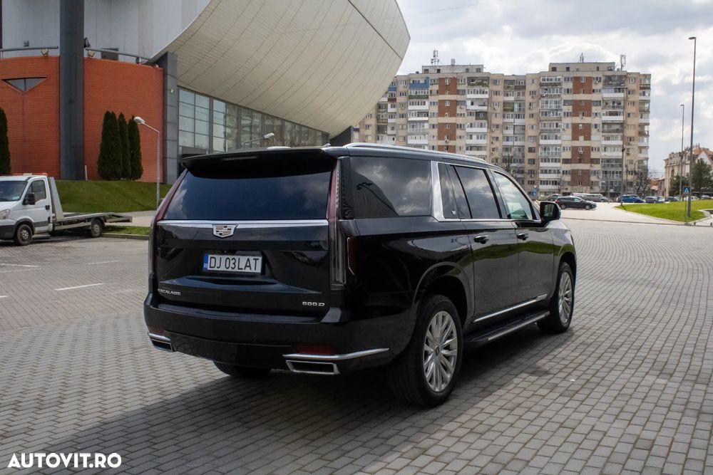 Cadillac Escalade - 4