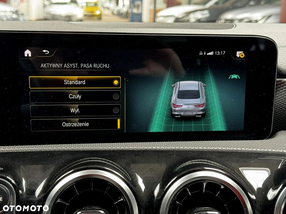 Mercedes-Benz CLA 200 Progressive 7G-DCT - 21