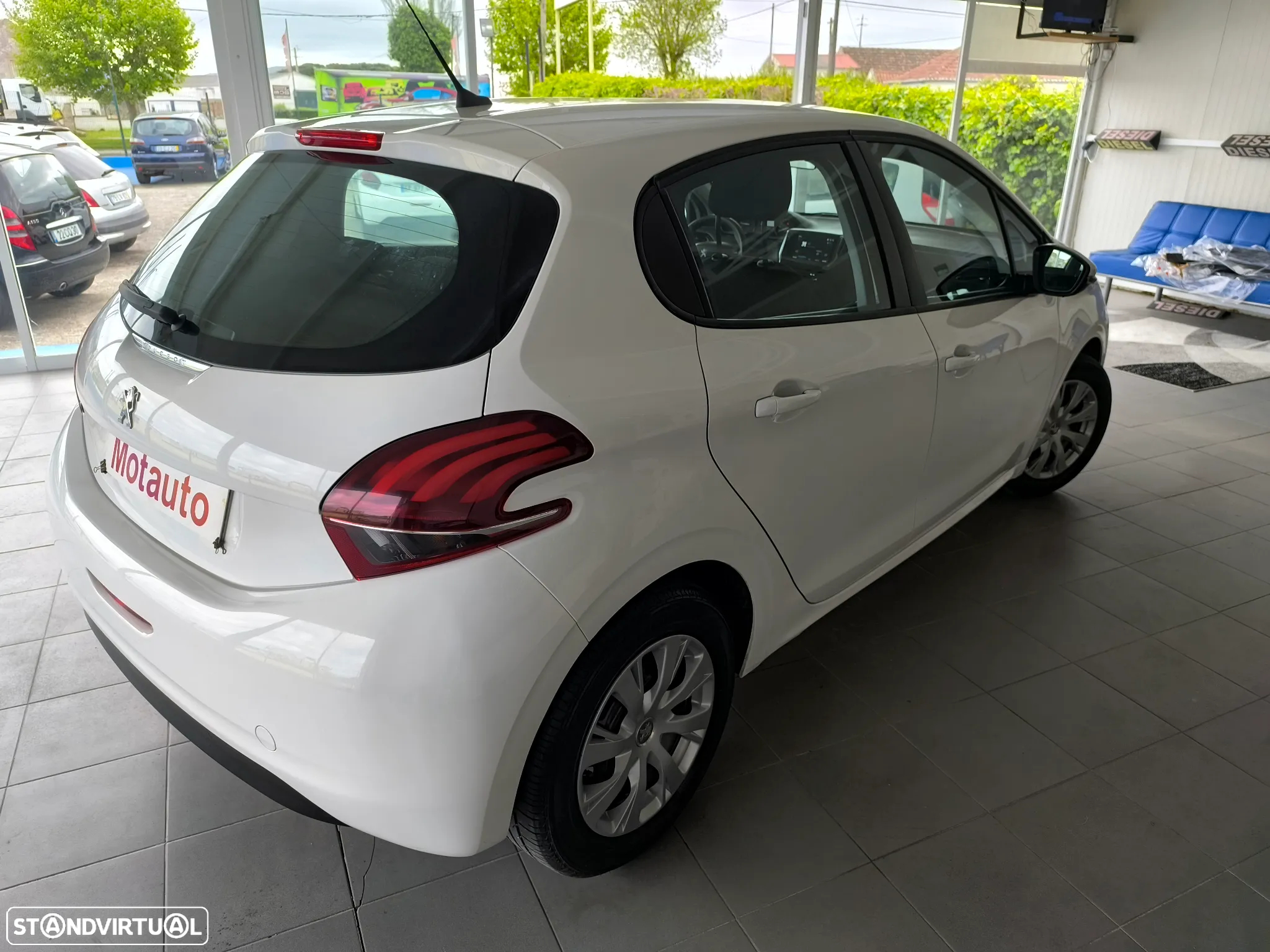 Peugeot 208 1.2 PureTech Active - 11