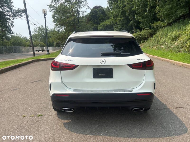 Mercedes-Benz GLA 250 8G-DCT AMG Line - 6