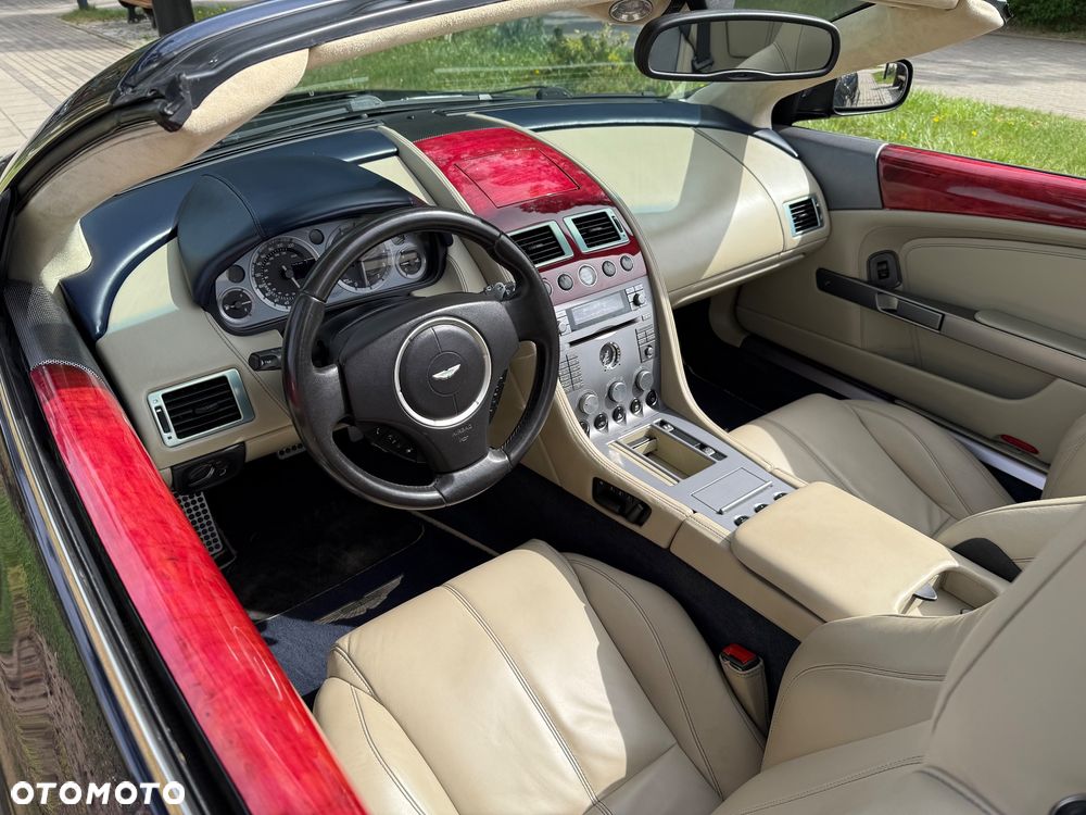 Aston Martin DB9 - 17