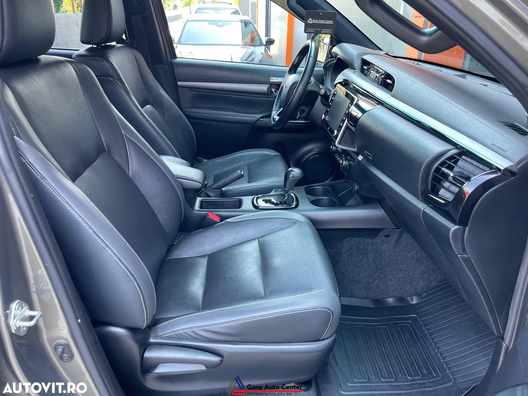 Toyota Hilux 2.8D 204CP 4x4 Double Cab AT Invincible - 14