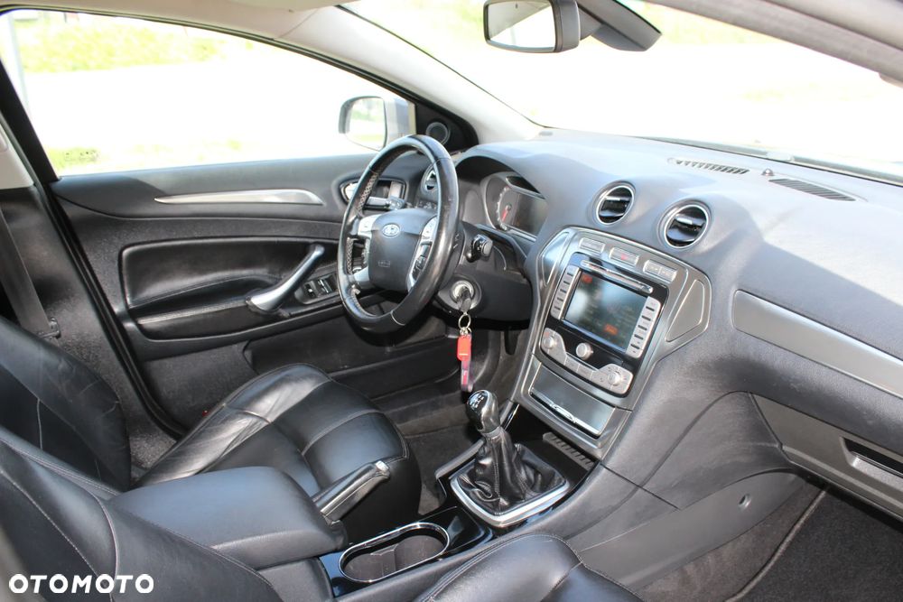 Ford Mondeo 2.0 Champions Edition - 11