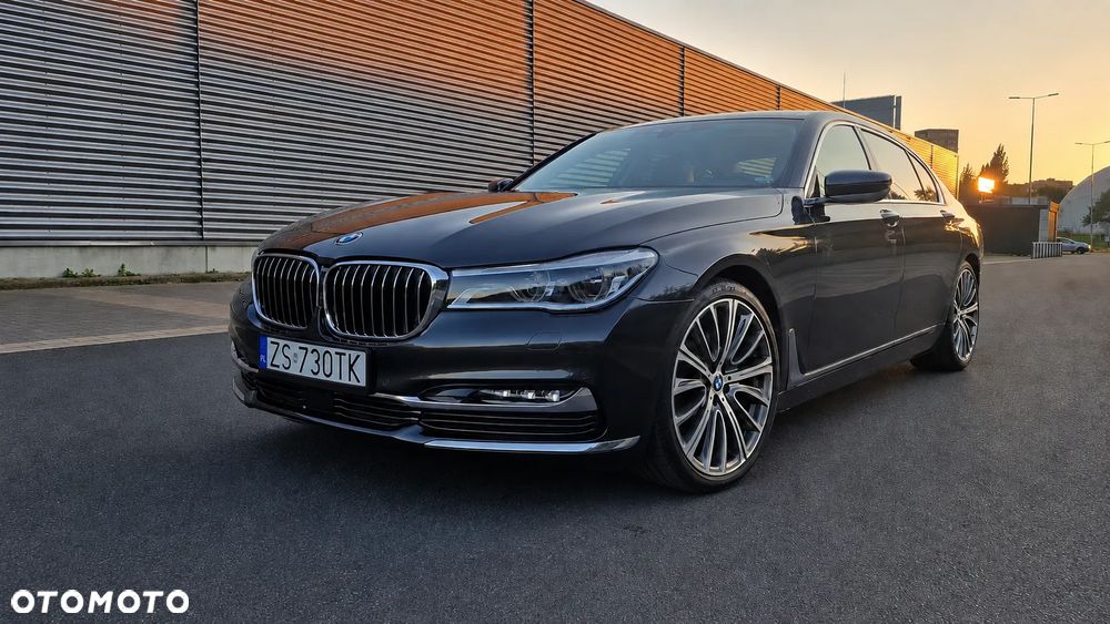 BMW Seria 7 750i xDrive - 1
