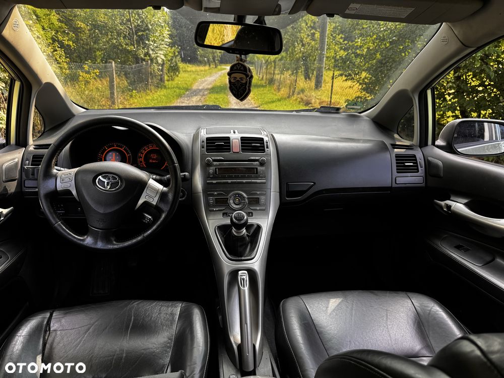 Toyota Auris - 2