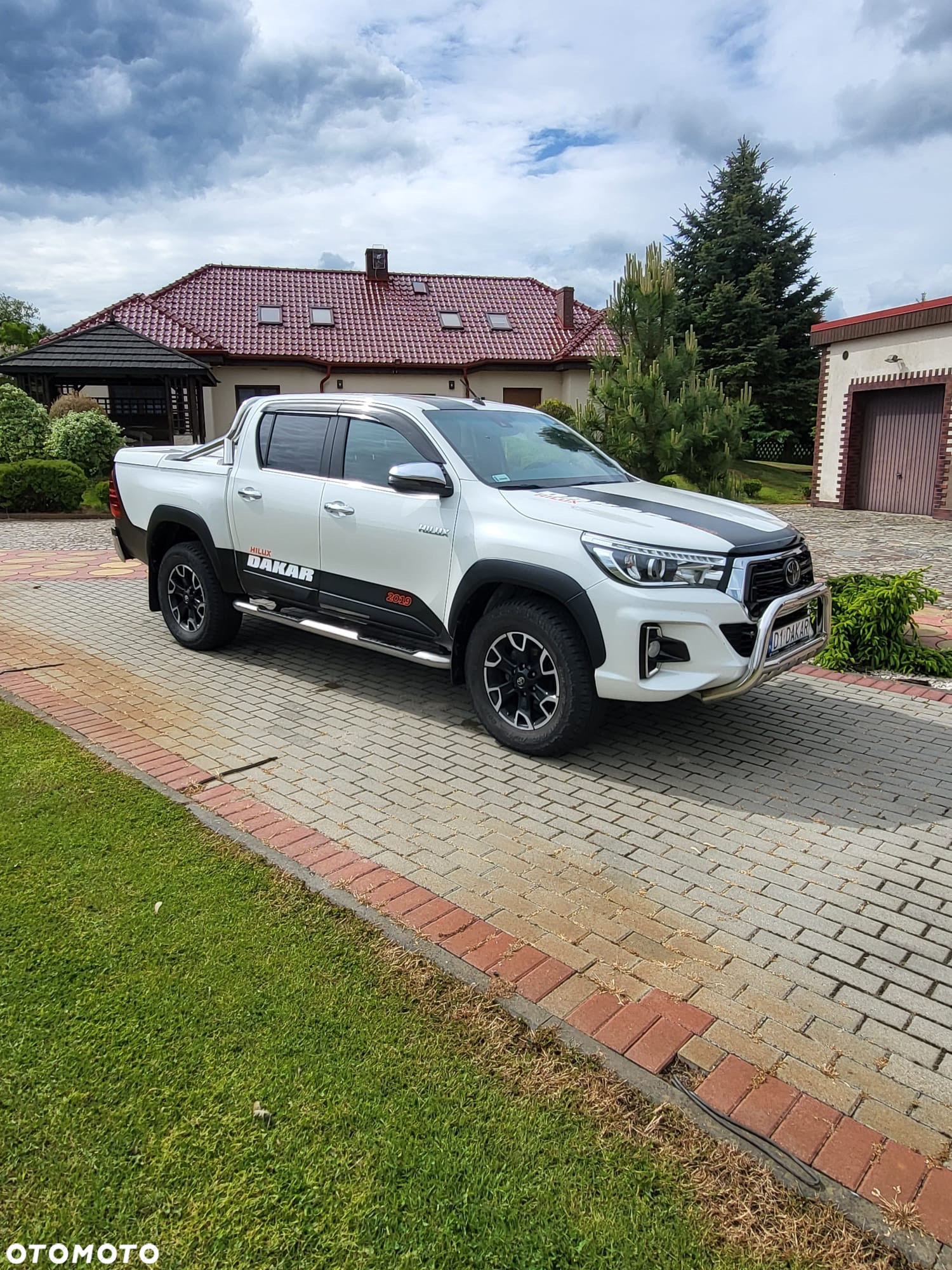 Toyota Hilux - 2