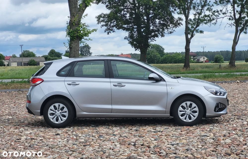 Hyundai i30 1.5 DPI Classic + - 5