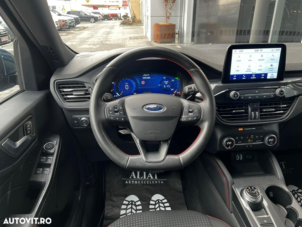 Ford Kuga 2.5 Duratec PHEV ST-LINE - 11