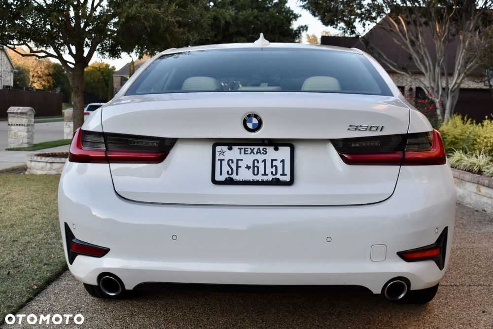 BMW Seria 3 330i M Sport - 5